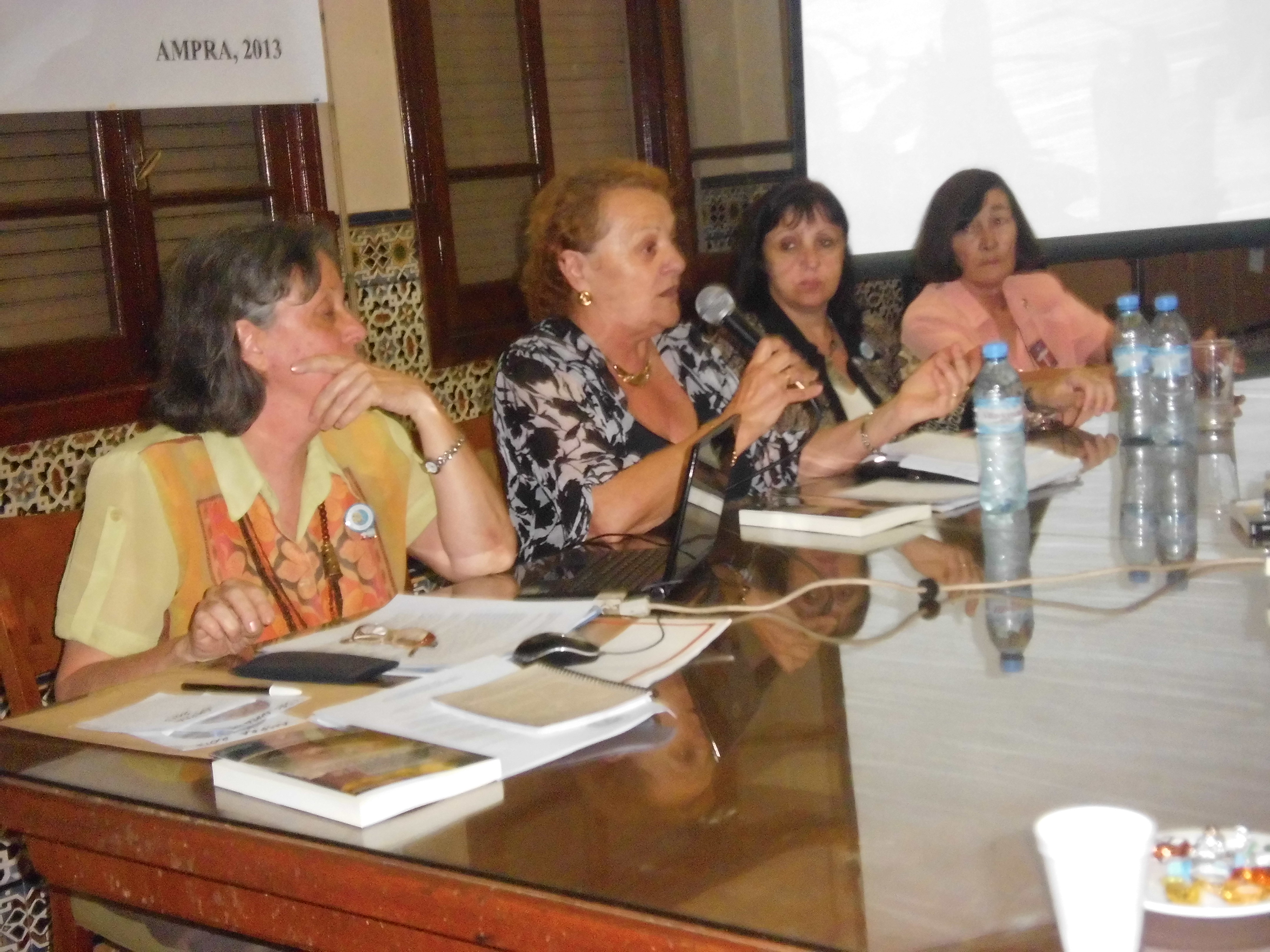 Panel integrado por: de derecha a izquierda, María Irma Teruggi, Marta Giai, Laura Moro y María Luisa Ferraris.